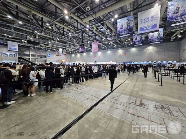 원신은 뭐 말할 필요가 없을정도 / 게임와이 촬영 