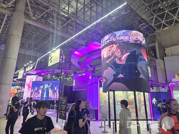 스마일게이트 도쿄게임쇼 2025 카제나 미래시 부스 /게임와이 촬영