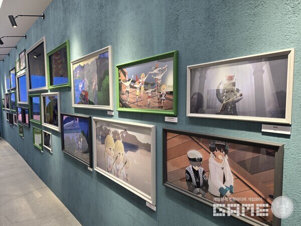 성수동에서 진행된 '모험가의 기록 전(展)' 팝업은 유저들이 직접 찍은 스크린샷으로 채워졌다.