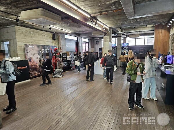 1층에서는 시연을 기다리며 간단한 이벤트에 참여할 수 있다 / 게임와이 촬영