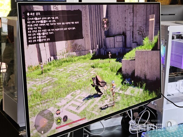 시연을 기다리면서 붉은사막을 플레이할 수 있는 시연존에서는 게임의 조작법을 간단히 익힐 수 있다 / 게임와이 촬영