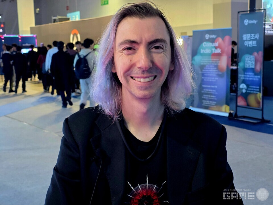 스페인 마드리드에 위치한 베르밀라 스튜디오의 CEO '다비드 카라스코(David Carrasco)' / 게임와이 촬영