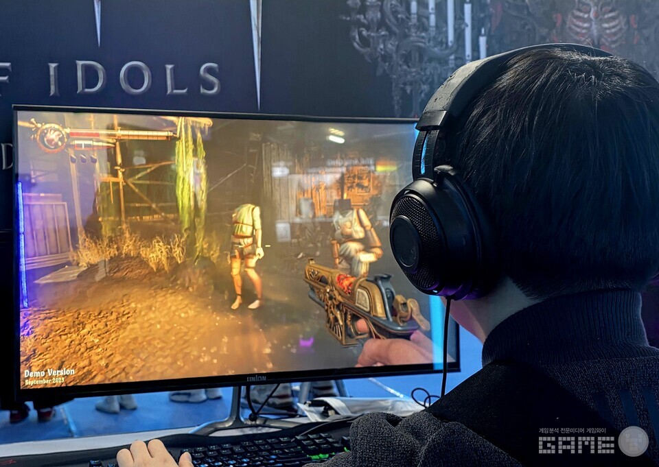 조작법이 꽤 디테일하고 복잡해보여도, 많은 유저들이 빠르게 적응 후 플레이했다. / 게임와이 촬영