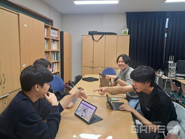 팀 프로젝트 : 셀 회의 장면