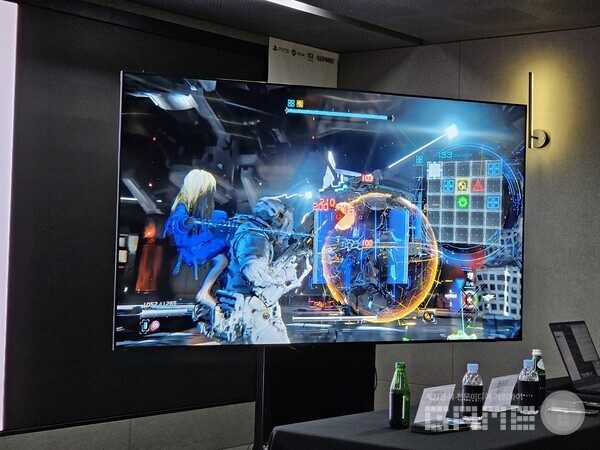 전투의 경우, 적을 스캔한 후 퍼즐을 풀고 공격하는 신선한 방식으로 진행된다 / 게임와이 촬영