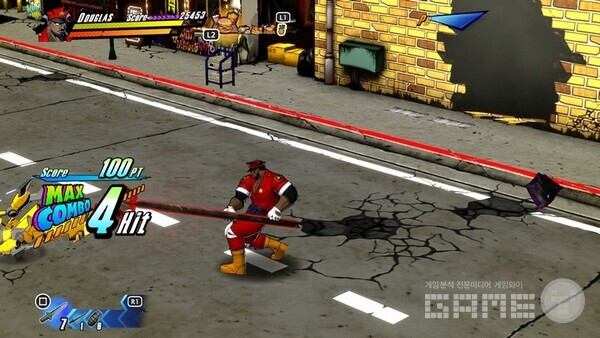 긴 리치를 이용해서 공격